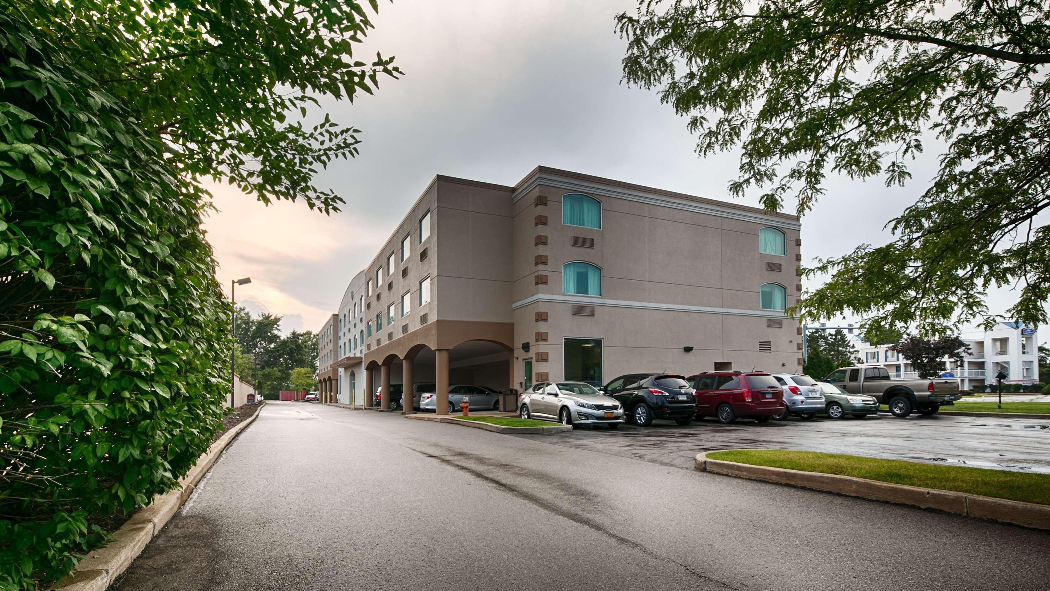 Best Western Airport Inn & Suites Cleveland Brook Park Exterior foto