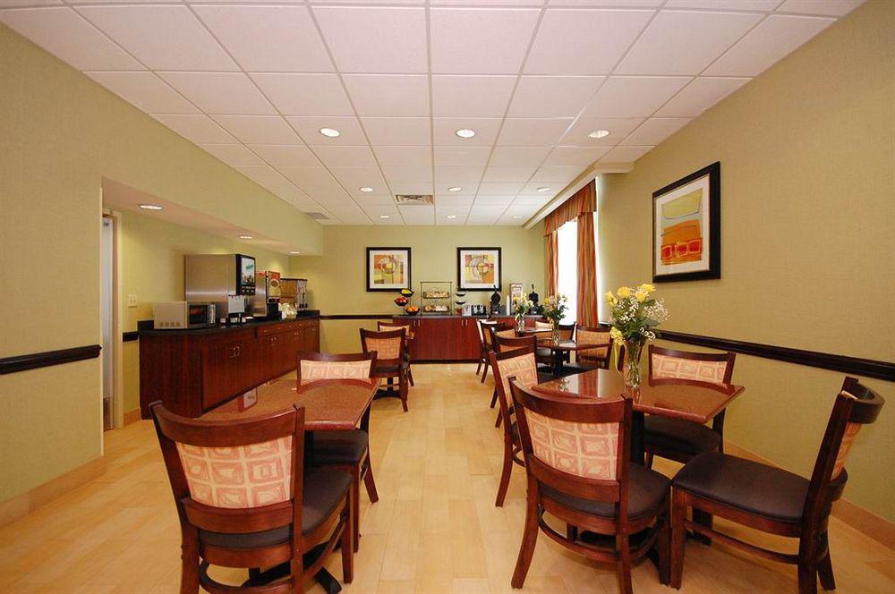 Best Western Airport Inn & Suites Cleveland Brook Park Restaurante foto